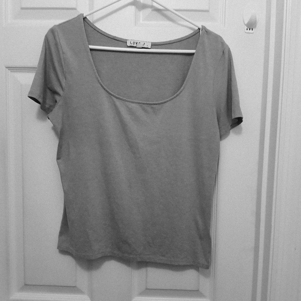 Love J T-Shirt Women's Size L Gray
